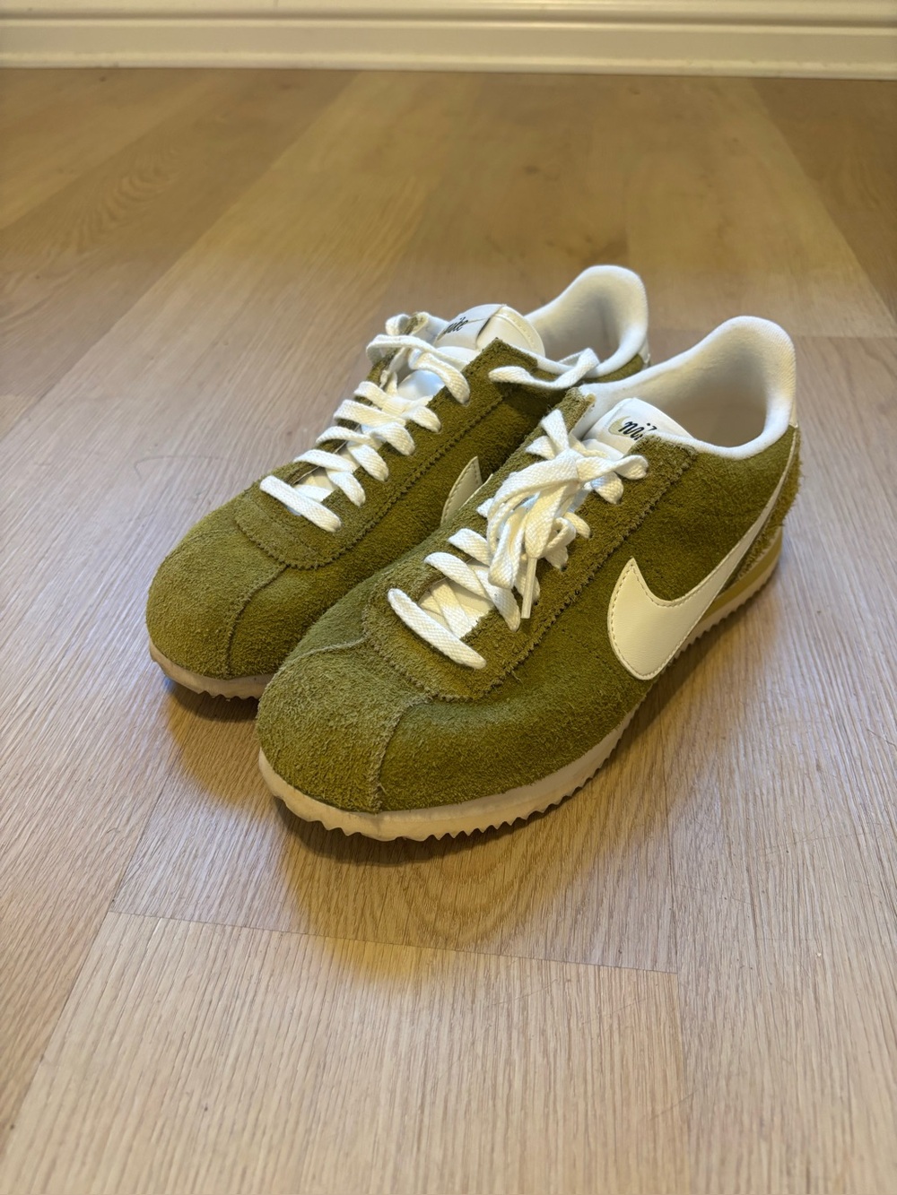 Nike Men’s Cortez SE leather trimmed brushed suede sneakers Green